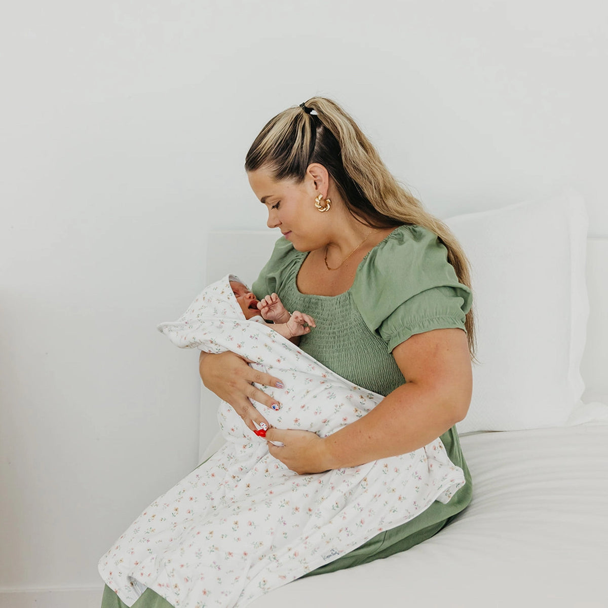 Eloise Premium Knit Hooded Towel