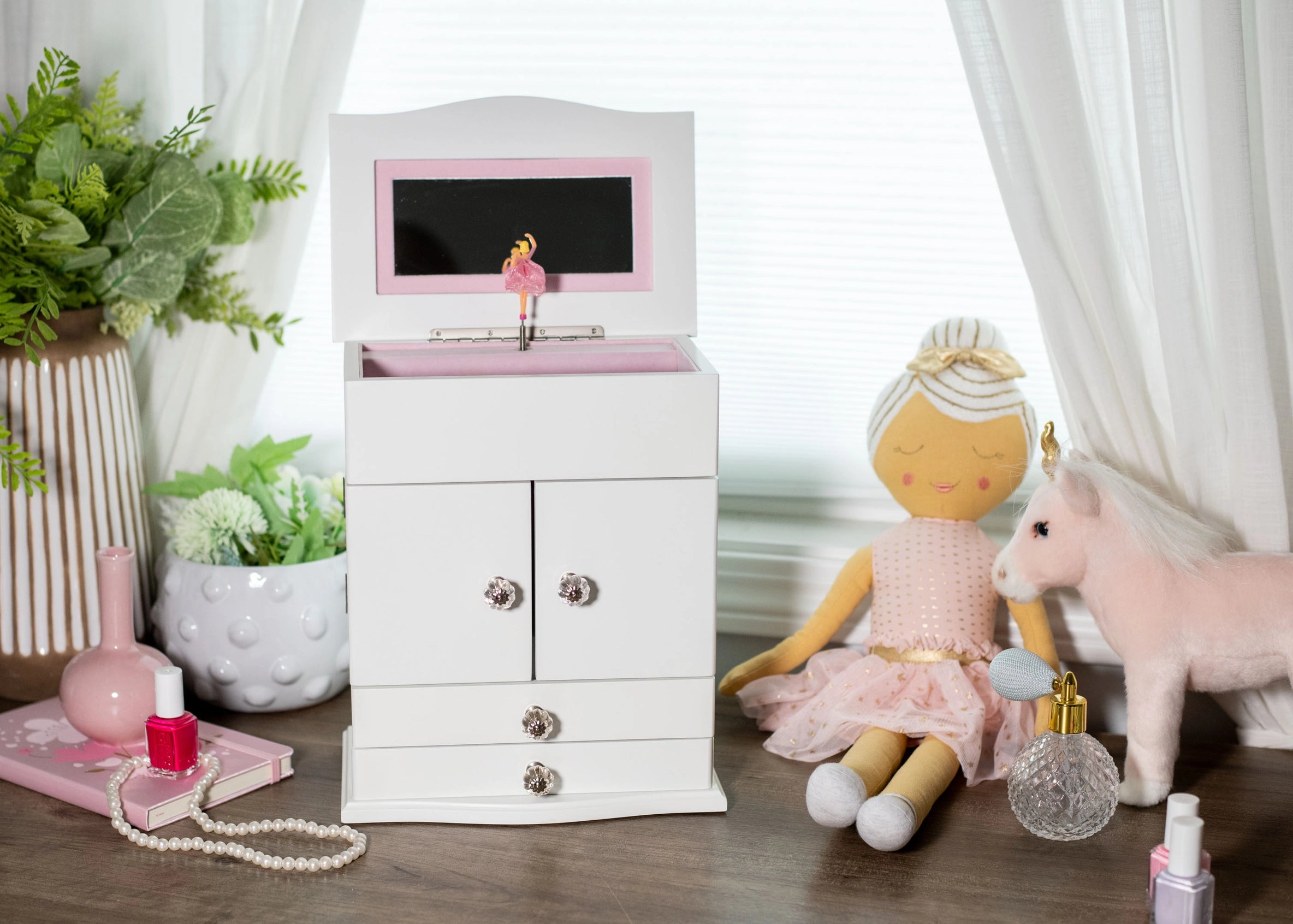 Graceful Grand Ballerina Musical Jewelry Box – White