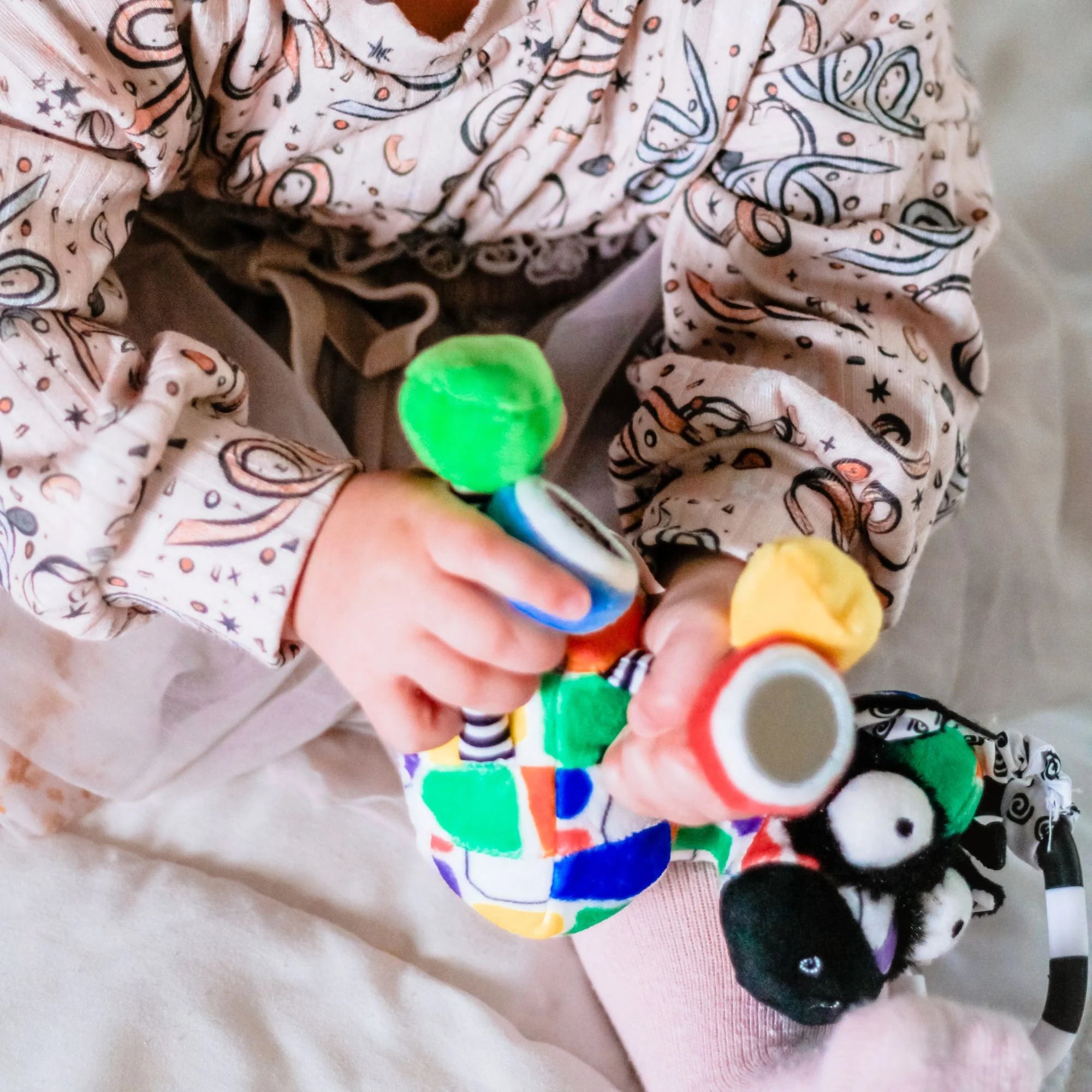 Jaffy the Fringe Footed Giraffe Chime & See Hanging Activity Toy - Twinkle Twinkle Little One