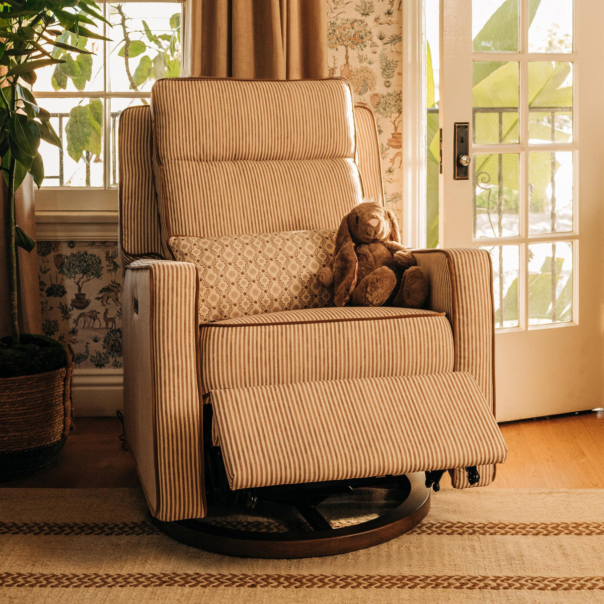 Nate Berkus x Babyletto Sigi Pro Power Recliner