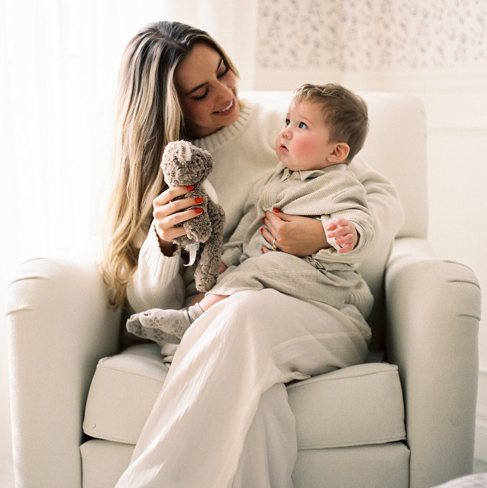 Oilo Teddy Gliding Swivel Nursery Recliner