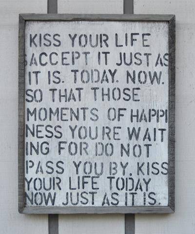 Kiss Your Life Art Print