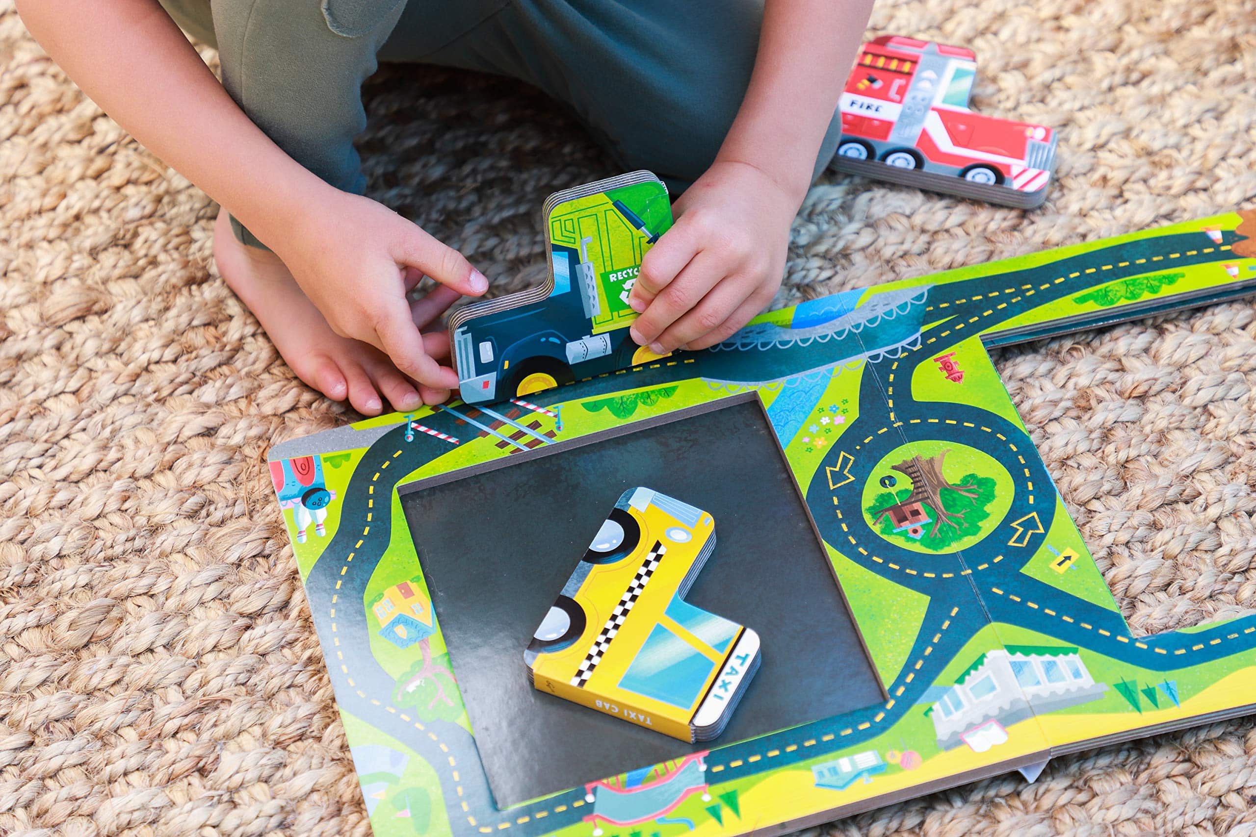 Read & Ride: Cars & Trucks: 4 board books inside! - Twinkle Twinkle Little One