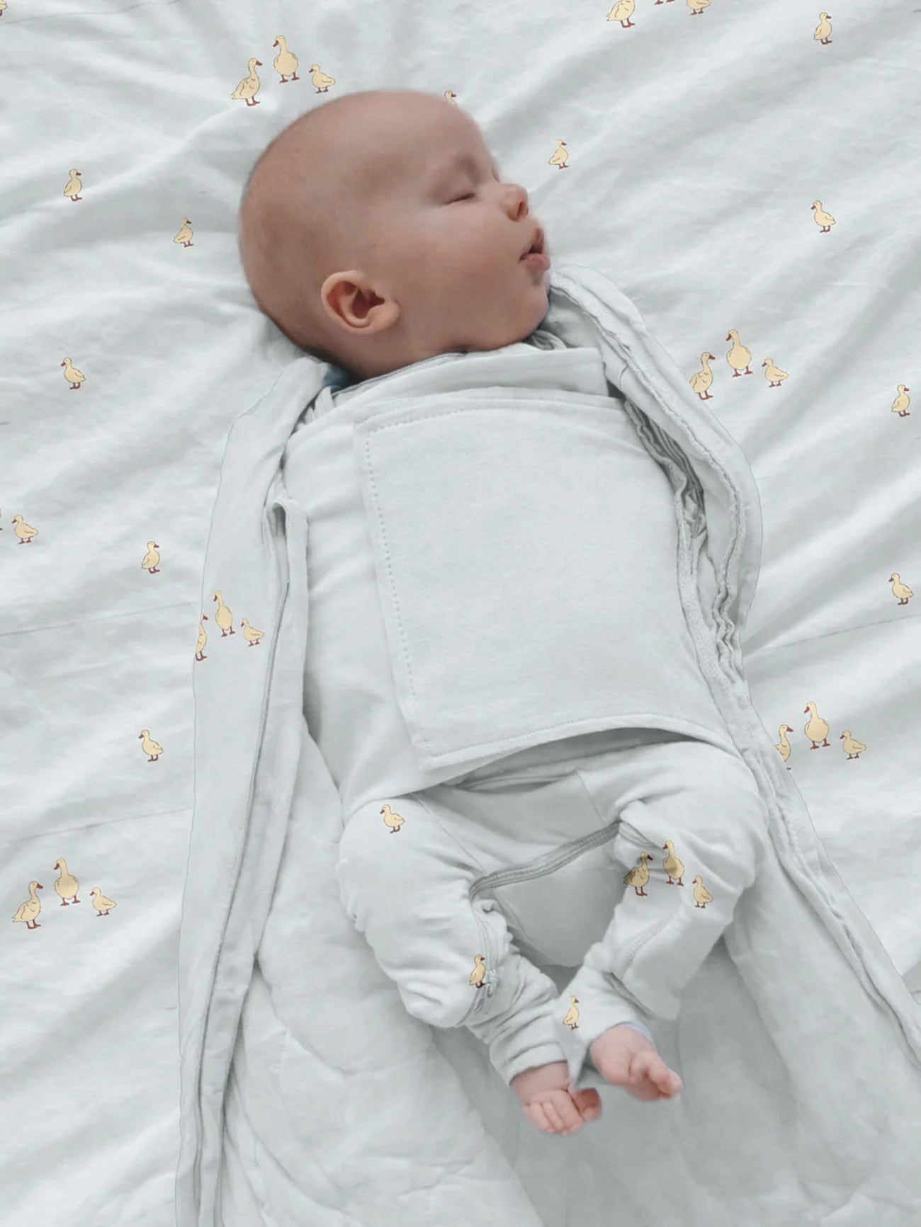 Swaddle Sleep Sack - Friends / 1.0 tog
