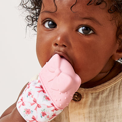 Itzy Ritzy Itzy Mitt Teething Mittens
