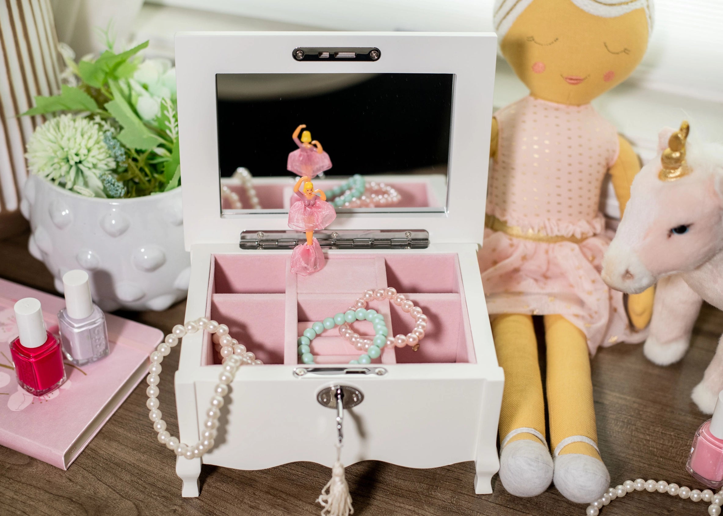Classic Ballerina Musical Jewelry Box with Key – Swan Lake