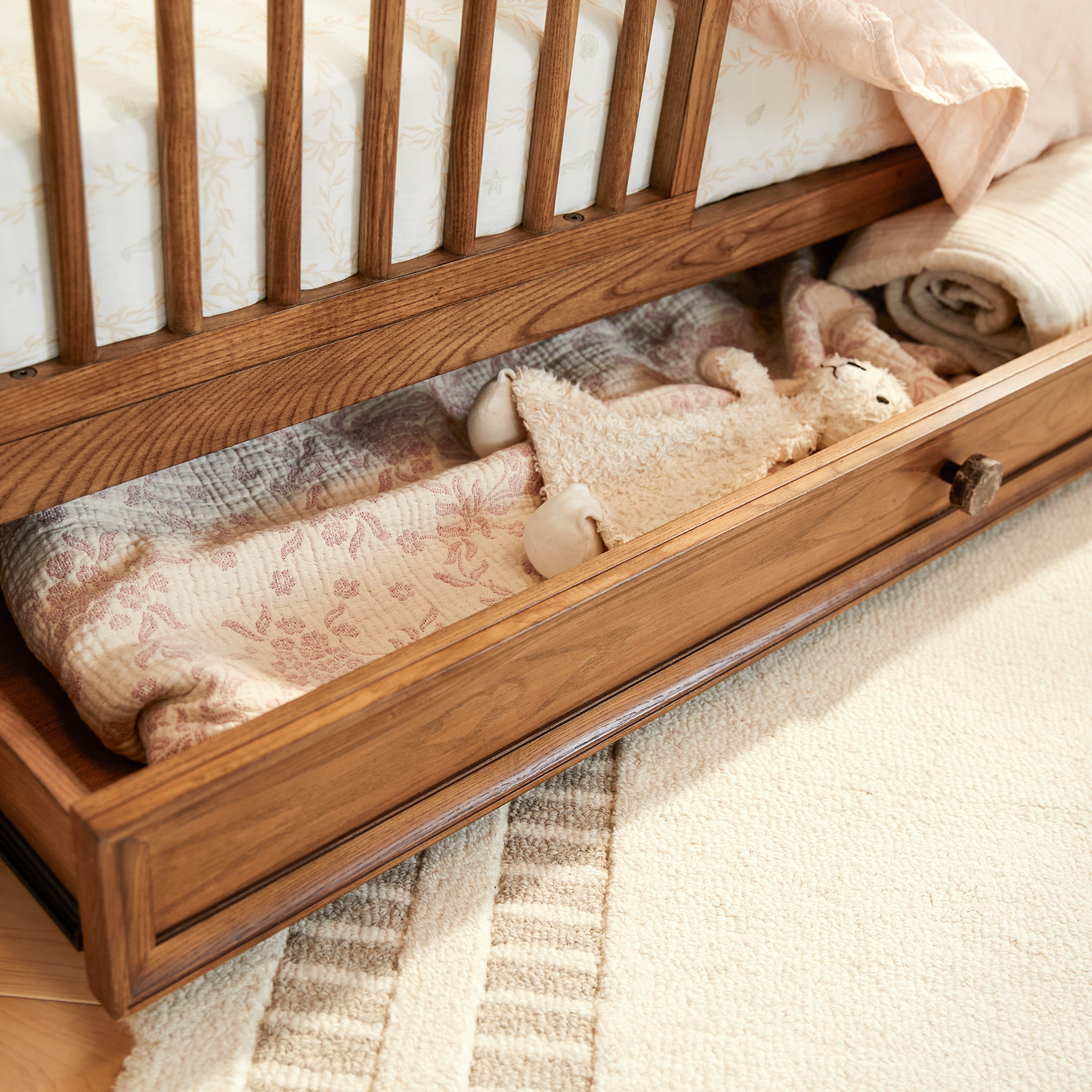 Maxi-Cosi Nursery Quiet Luxury 6-in-1 Convertible Crib with Toddler Bed/Daybed Conversion Kit | PRESALE