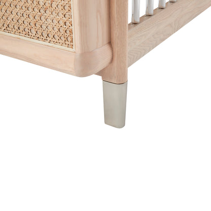 Maxi-Cosi Nursery Brisa 4-in-1 Convertible Crib with Toddler Bed/Daybed Conversion Kit | PRESALE