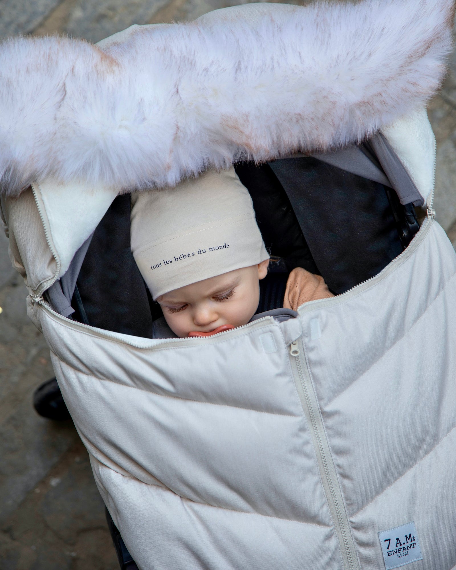 7 A.M. Enfant Car Seat Cocoon - Tundra Heather Beige White Faux Fur