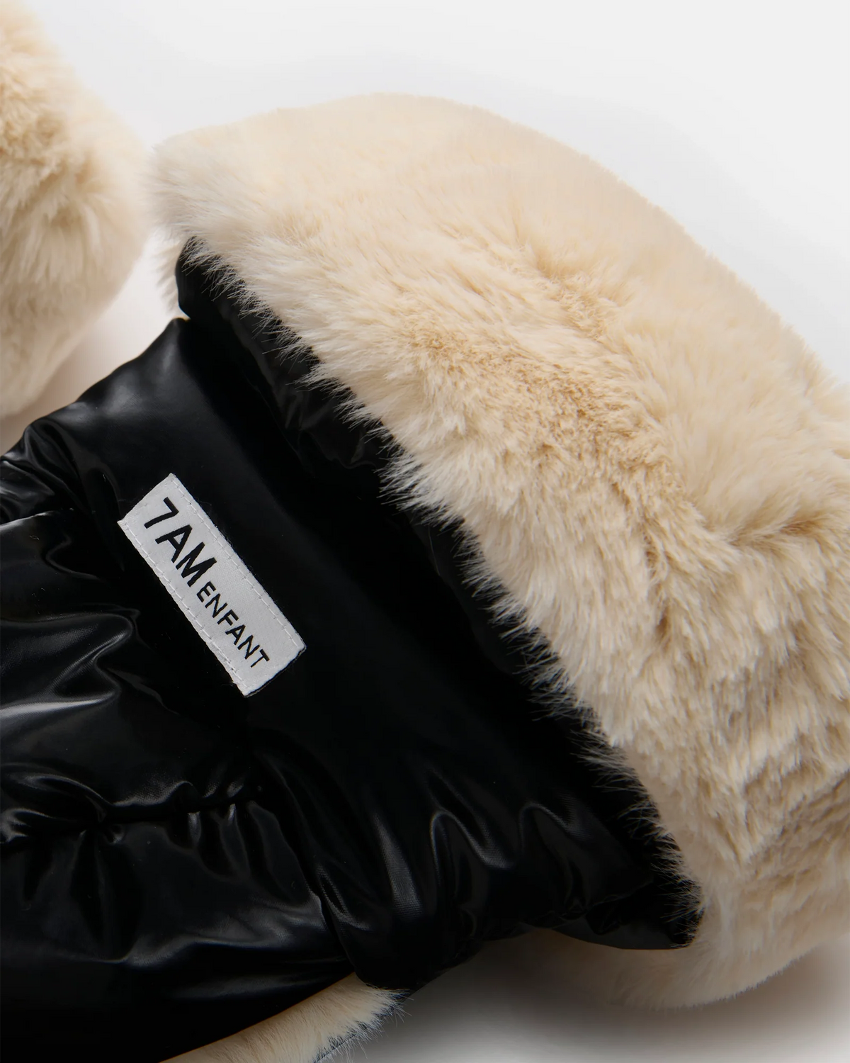 7 A.M. Enfant Warmmuffs - Ushuaia