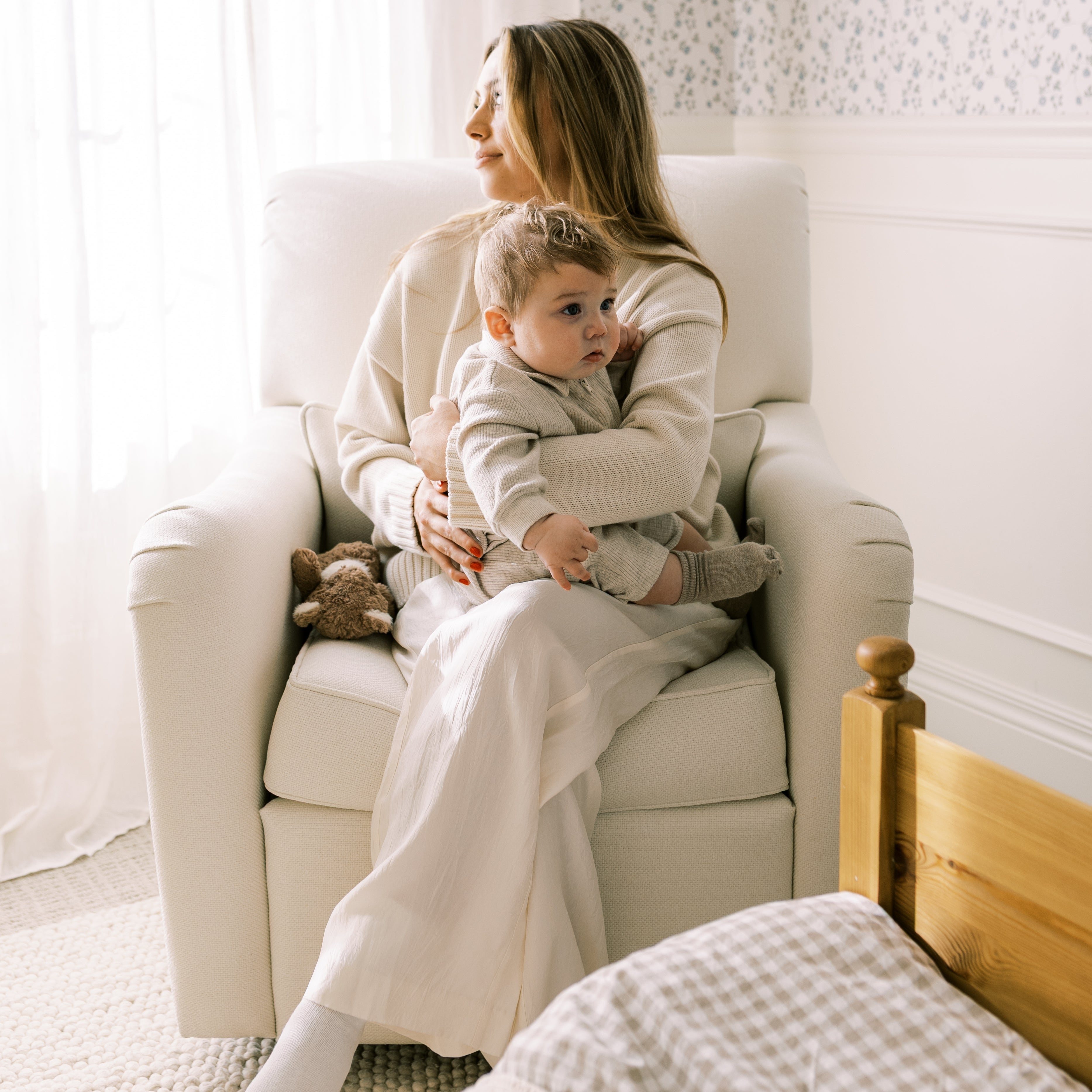 Oilo Teddy Gliding Swivel Nursery Recliner