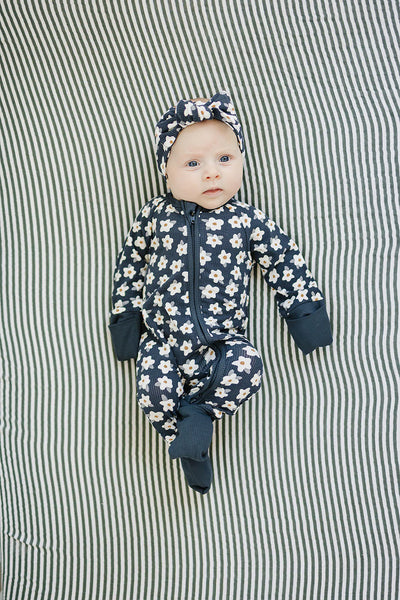 Navy Daisy Ribbed Bamboo Zipper