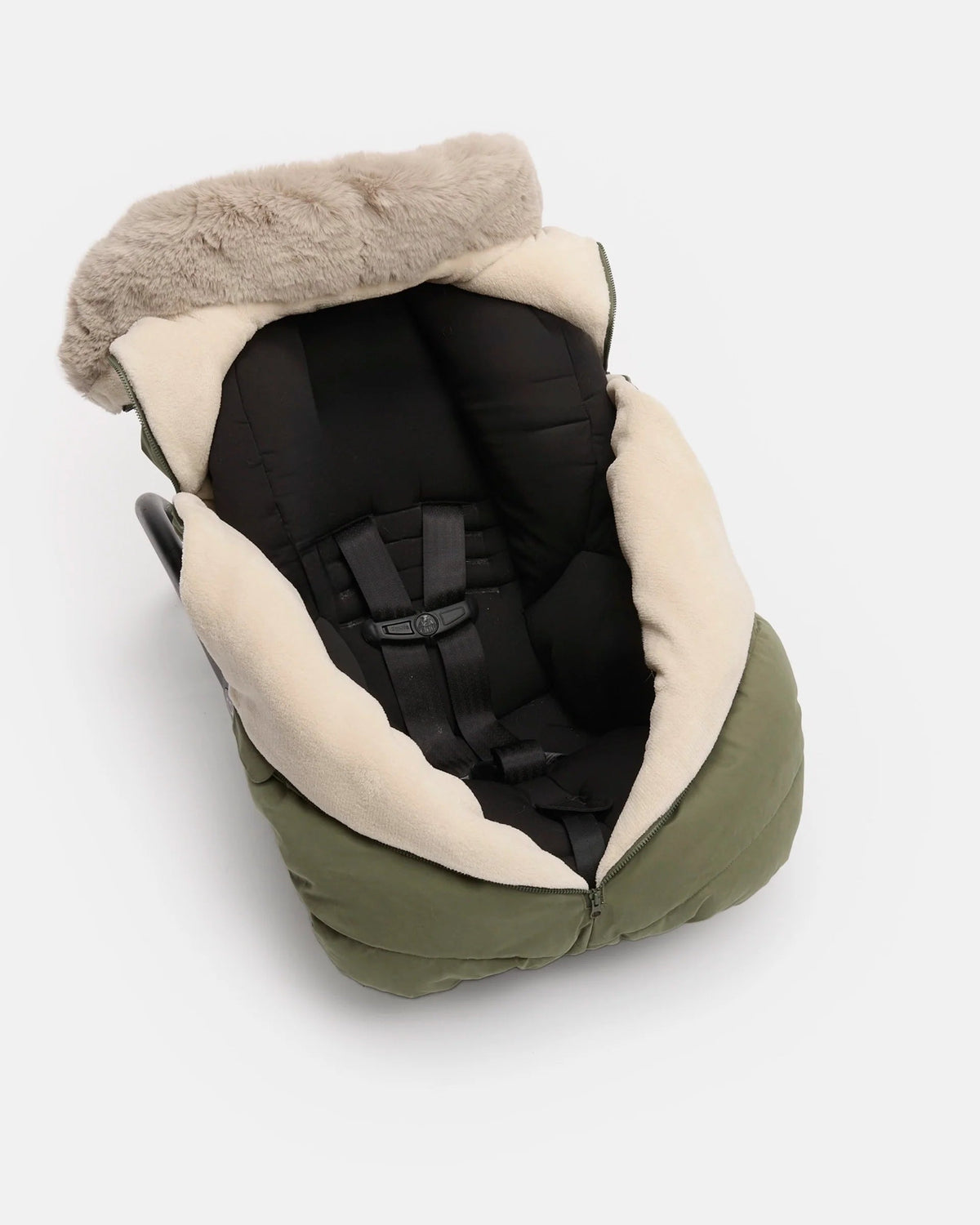 7AM Enfant Car Seat Cocoon Helsinki Woodland Faux Fur view 5